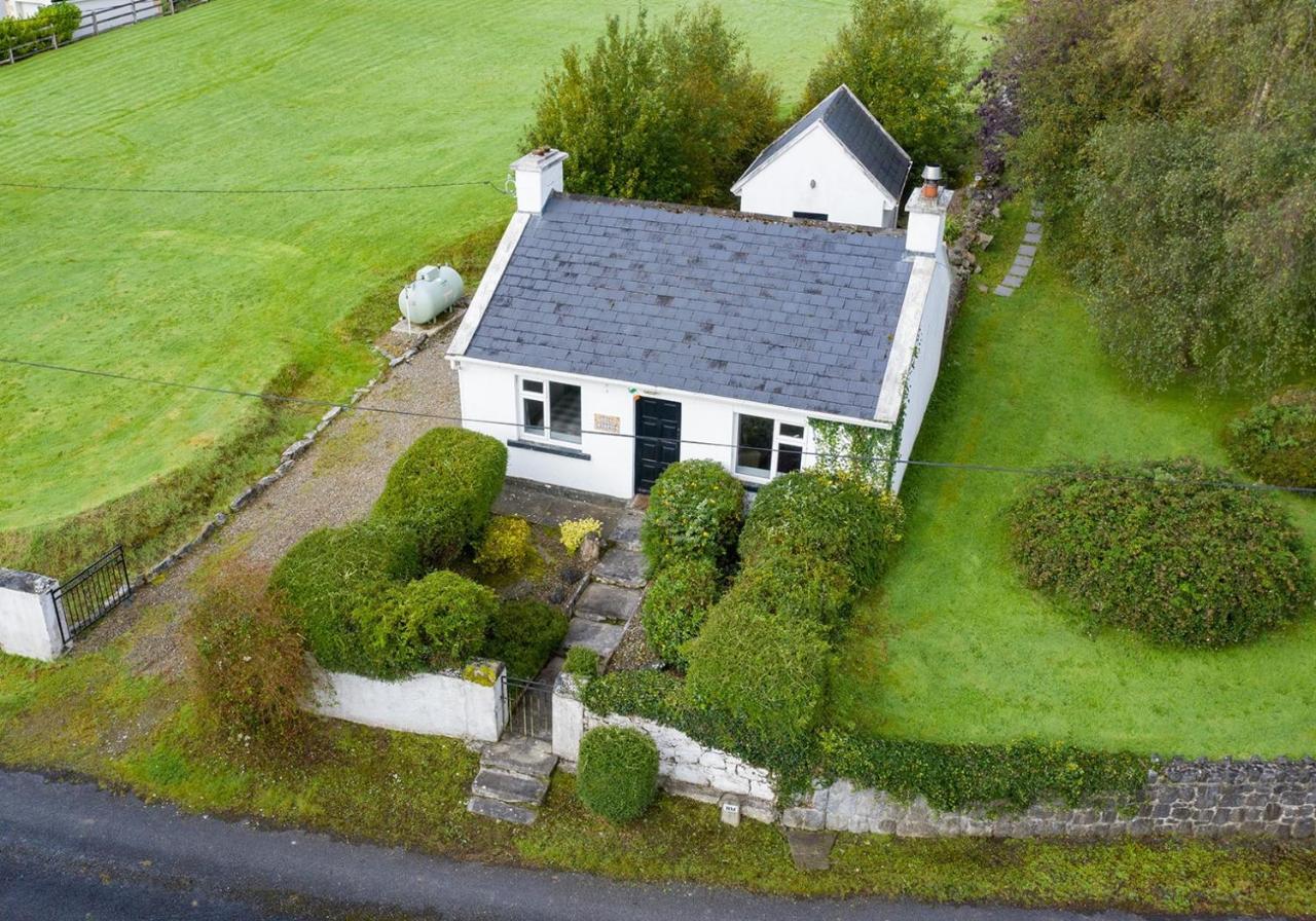 The Cottage @ Burkedale House Corofin  ภายนอก รูปภาพ