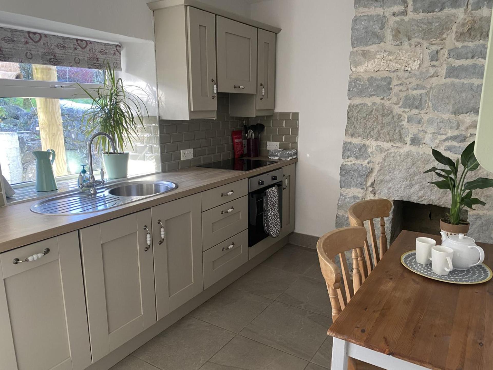 The Cottage @ Burkedale House Corofin  ภายนอก รูปภาพ