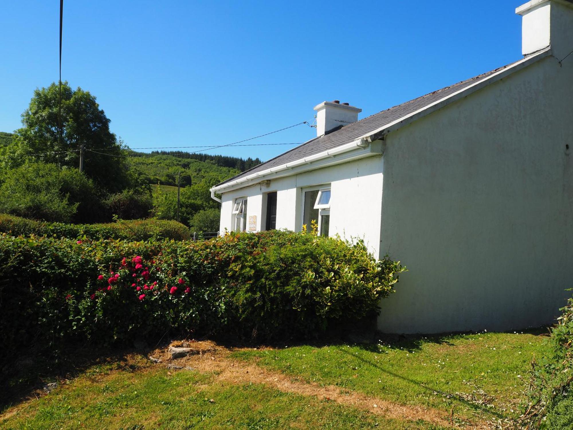 The Cottage @ Burkedale House Corofin  ภายนอก รูปภาพ