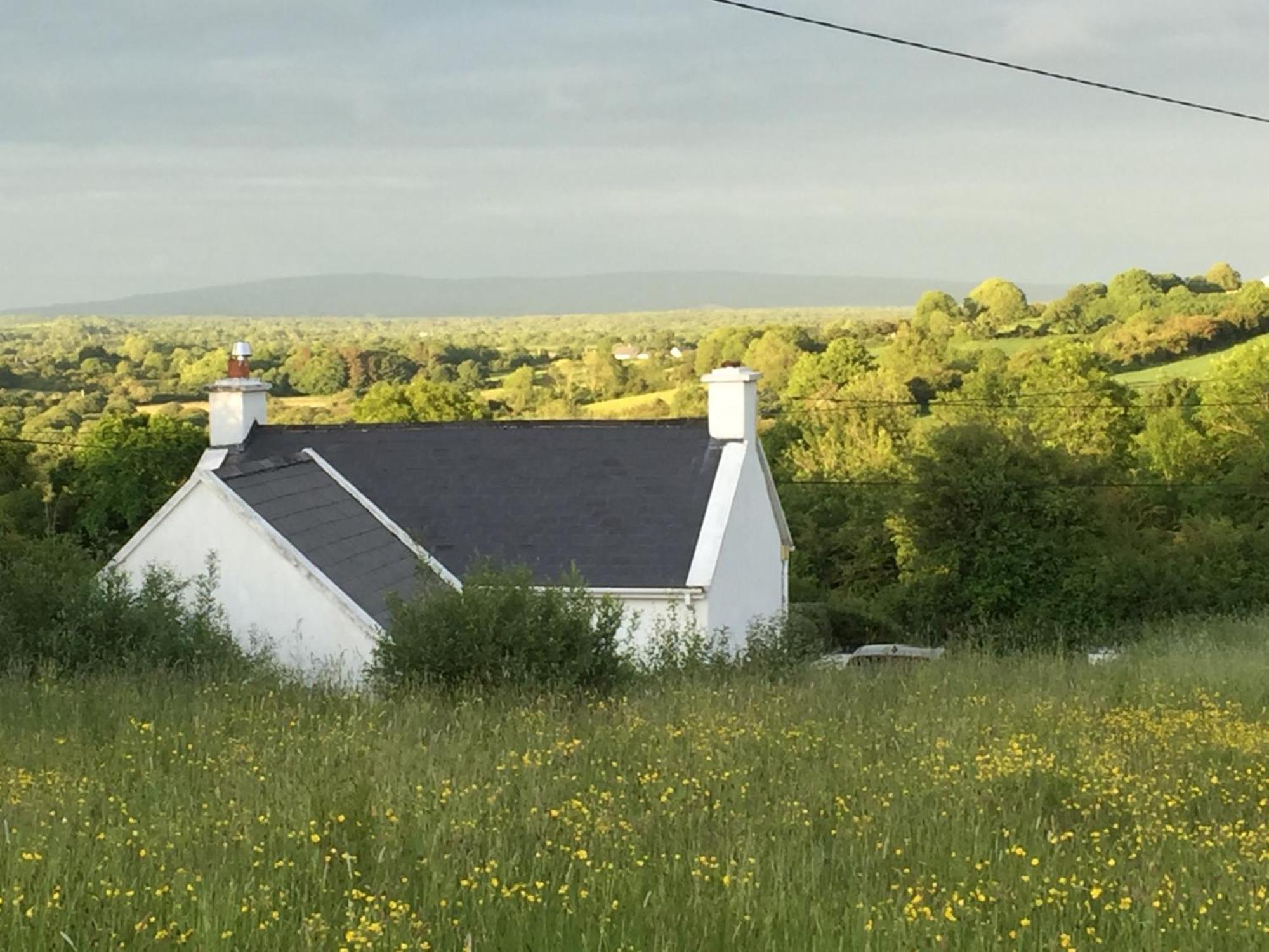 The Cottage @ Burkedale House Corofin  ภายนอก รูปภาพ